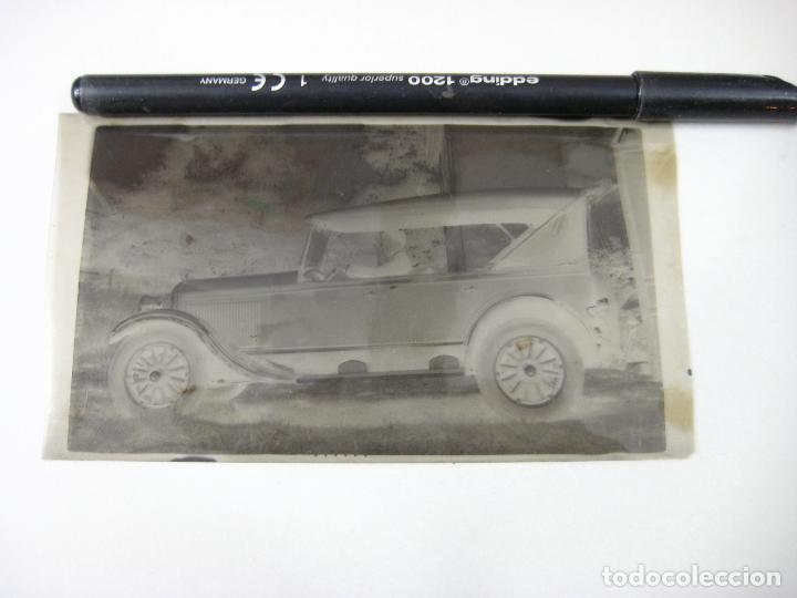 Alte Fotografie: FOTOGRAF&Iacute;A EN NEGATIVO DE UN AUTOMOVIL ANTIGUO DE PRINCIPIOS DEL SIGLO XX DESCONOCIDO
