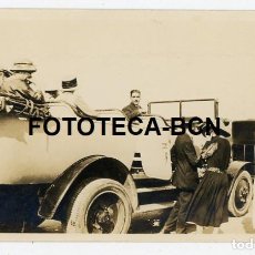 Fotografía antigua: FOTO ORIGINAL PARIS BOULEVARD DES ITALIENS VIAJERA AUTOCAR TURISTAS CATALANES FRANCIA AÑO 1924