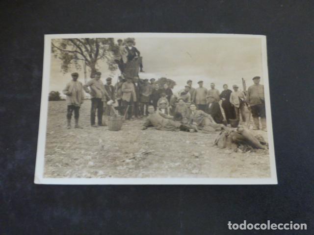 Fotografia antica: DAIMIEL CIUDAD REAL GRUPO DE LABRADORES ANTIGUA FOTOGRAFIA A&Ntilde;OS 20 6 X 9 CMTS