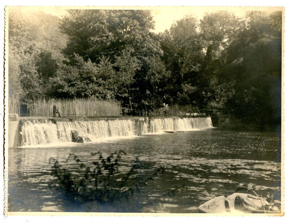 Fotografia antica: Fotograf&iacute;a sin indicaci&oacute;n de lugar ni fot&oacute;grafo, circa 1940 posiblemente Pa&iacute;s Vasco 17,5x23,2 cm