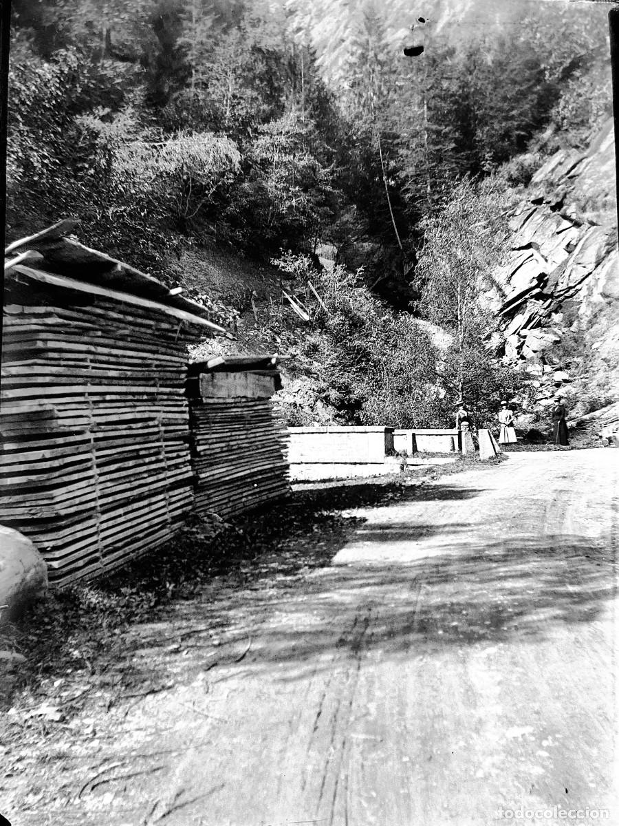 Fotografia antica: Antiguo negativo de fotograf&iacute;a. Cristal. Paisaje rural. Antigua.