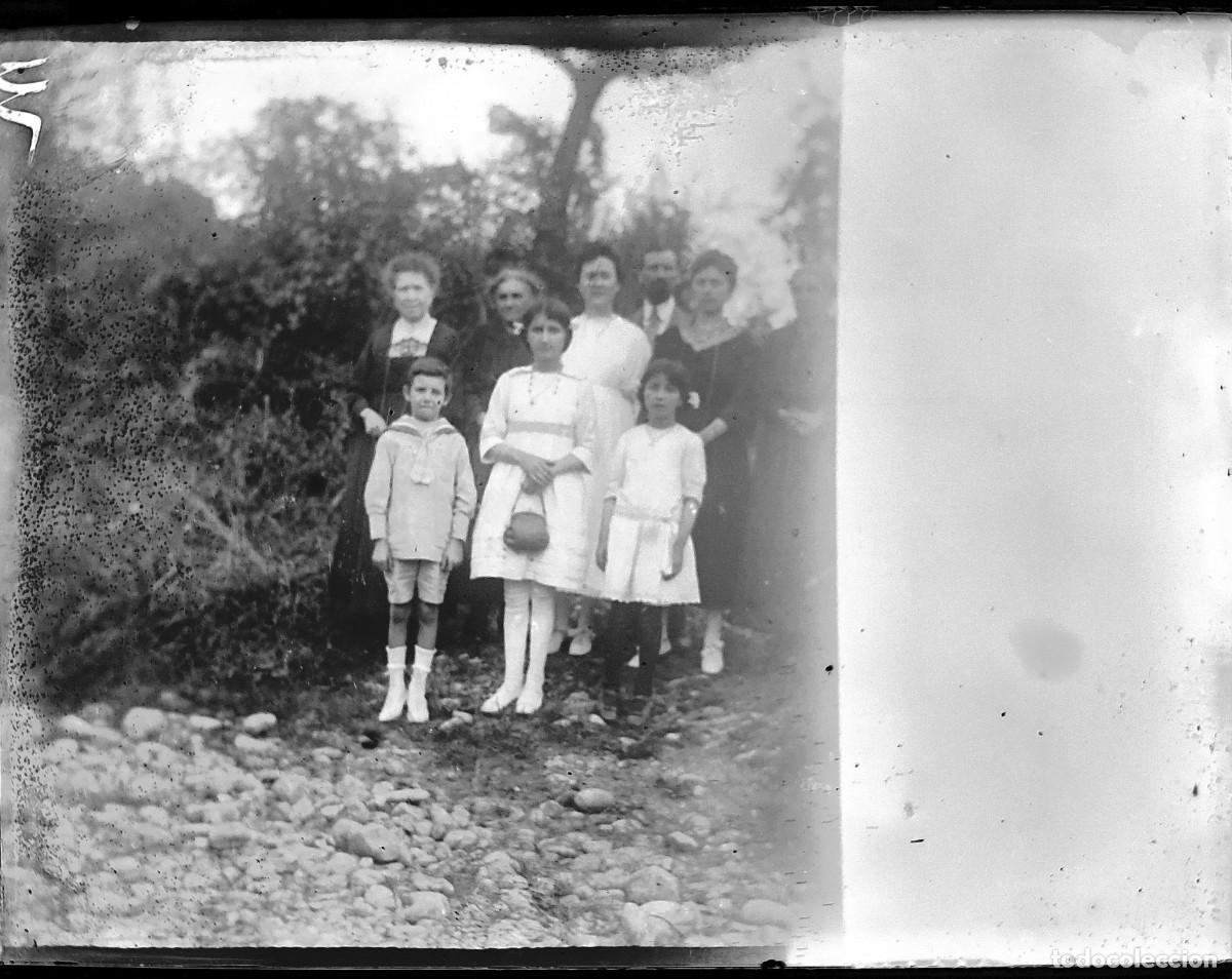 Alte Fotografie: Antiguo negativo de fotograf&iacute;a. Cristal. Familiar. Antigua