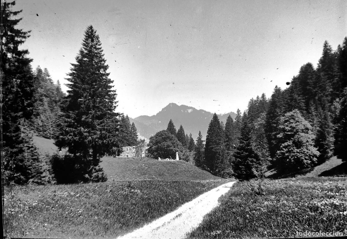 Fotograf&iacute;a antigua: Antiguo negativo de fotograf&iacute;a. Cristal. Paisaje rural. Antigua.