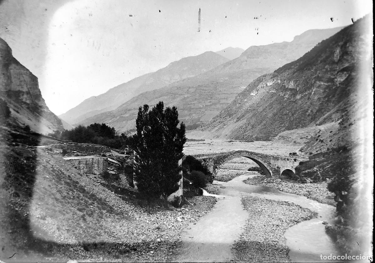 Antique Photography: Antiguo negativo de fotograf&iacute;a. Cristal. Puente. Antigua.