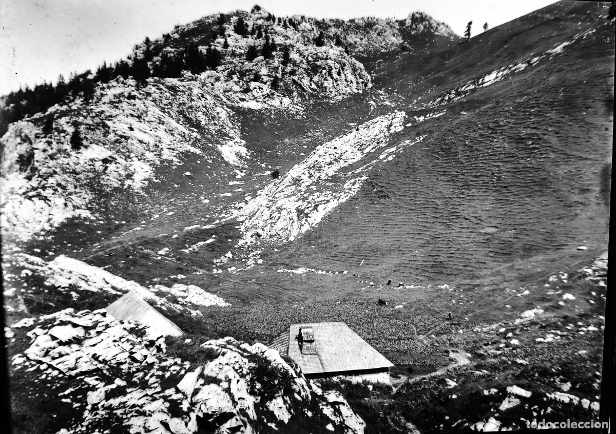 Fotografia antica: Antiguo negativo de fotograf&iacute;a. Cristal. Paisaje pirenaico. Antigua.