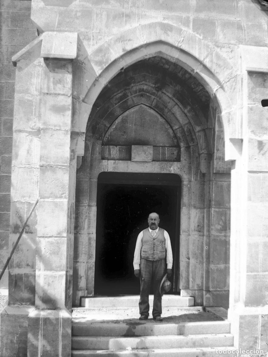 Fotografia antica: Antiguo negativo de fotograf&iacute;a. Cristal. Caballero. Antigua.