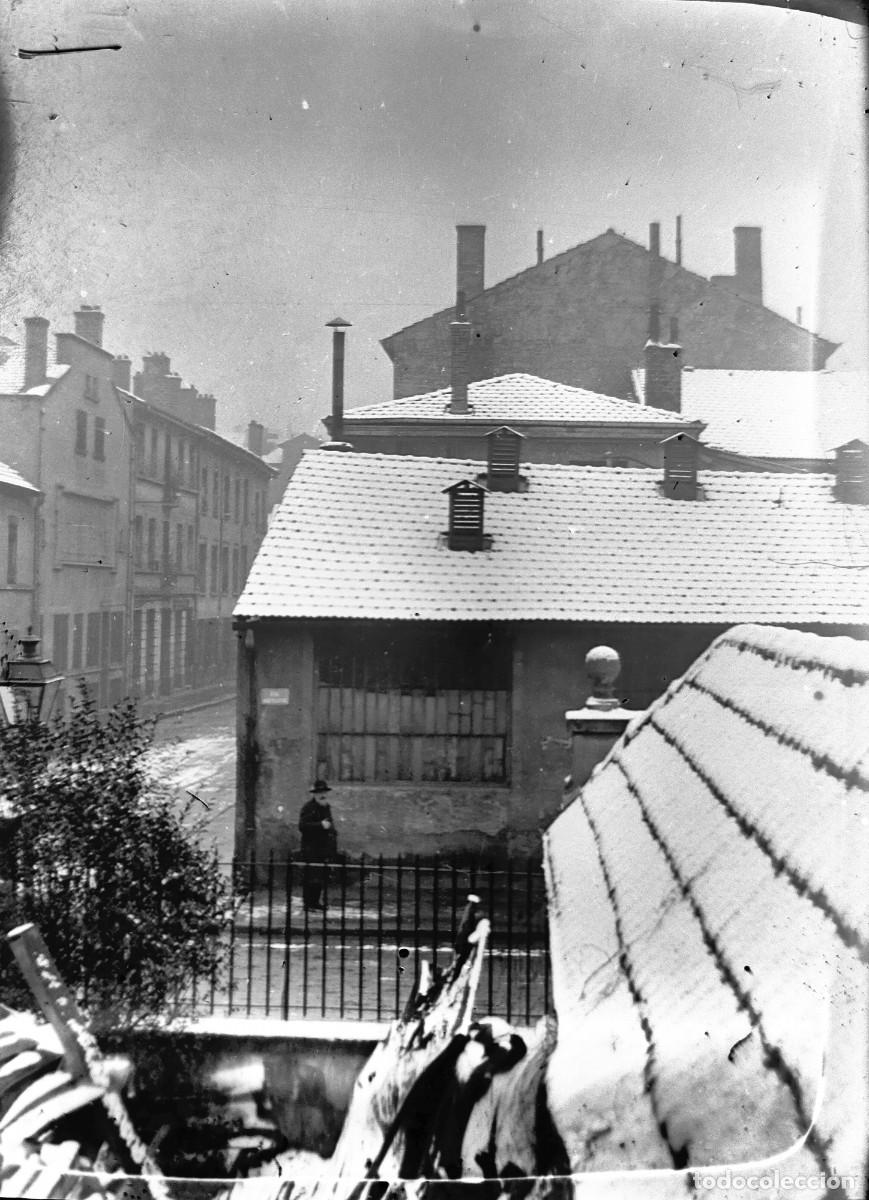Photographie ancienne: Antiguo negativo de fotograf&iacute;a. Cristal. Una casa. Antigua.