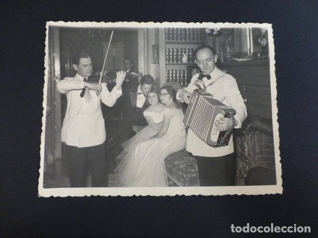 Antique Photography: VIOLINISTA Y ACORDEON EN FIESTA FOTOGRAFIA ANTIGUA 8,5 X 11,5 CMTS