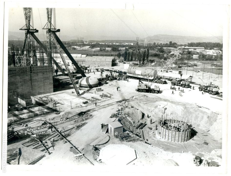 Antique Photography: Construccion Central Nuclear de Garo&ntilde;a Burgos, llegada de la vasija del reactor, Foto Hojas 1968
