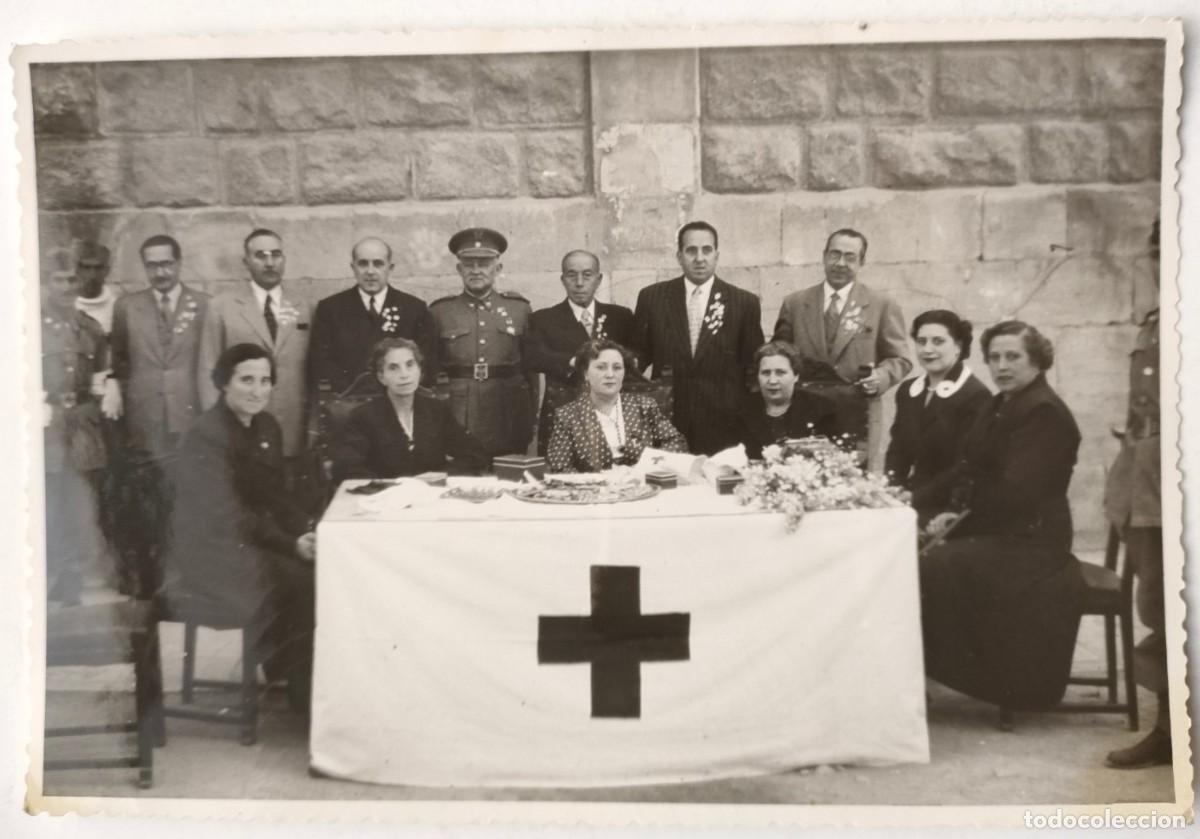 Alte Fotografie: ALCOY FOTOGRAFO PEPE VICENS FOTO ESTUDIO 1951 CRUZ ROJA TAMA&Ntilde;O 11.5 X 17.5 CM.