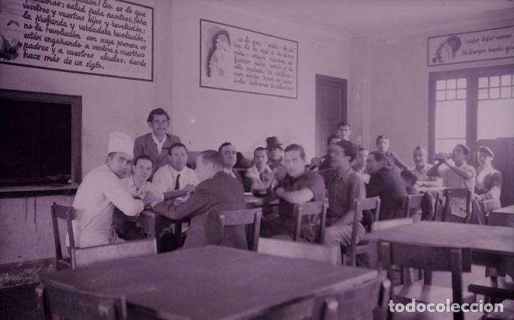 Photographie ancienne: Fotograf&iacute;a familiar. Agrupaci&oacute;n. J&oacute;venes. Zona Terrassa. c.1935