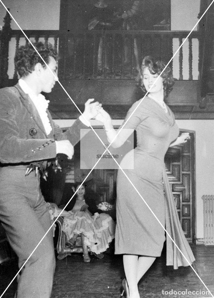 Fotograf&iacute;a antigua: GENTE EN EL RECUERDO LA FAMOSA SOFIA LOREN EN UNO DE SUS VIAJES A ESPA&Ntilde;A