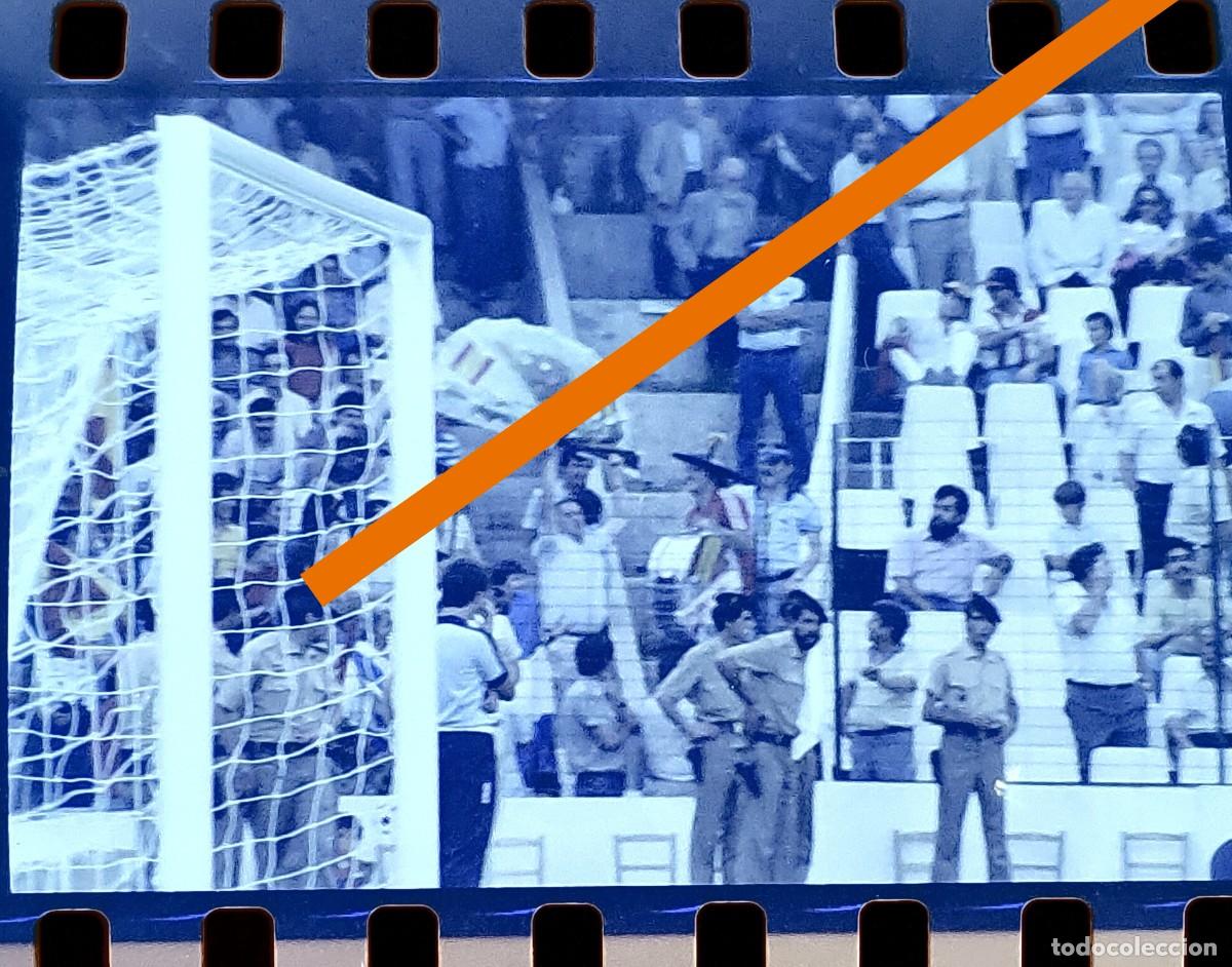 Antique Photography: Antiguo negativo de fotograf&iacute;a. Selecci&oacute;n Espa&ntilde;a Honduras. Estadio de Valencia. F&uacute;tbol Mundial 82