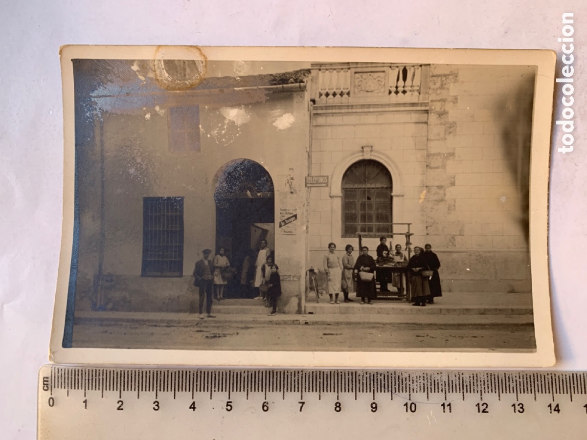 Photographie ancienne: FOTO. AVITUALLAMIENTO EN TIEMPOS DIF&Iacute;CILES DE LA GUERRA CIVIL. PUESTOS DEL MERCADO. FOT&Oacute;GRAFO?.