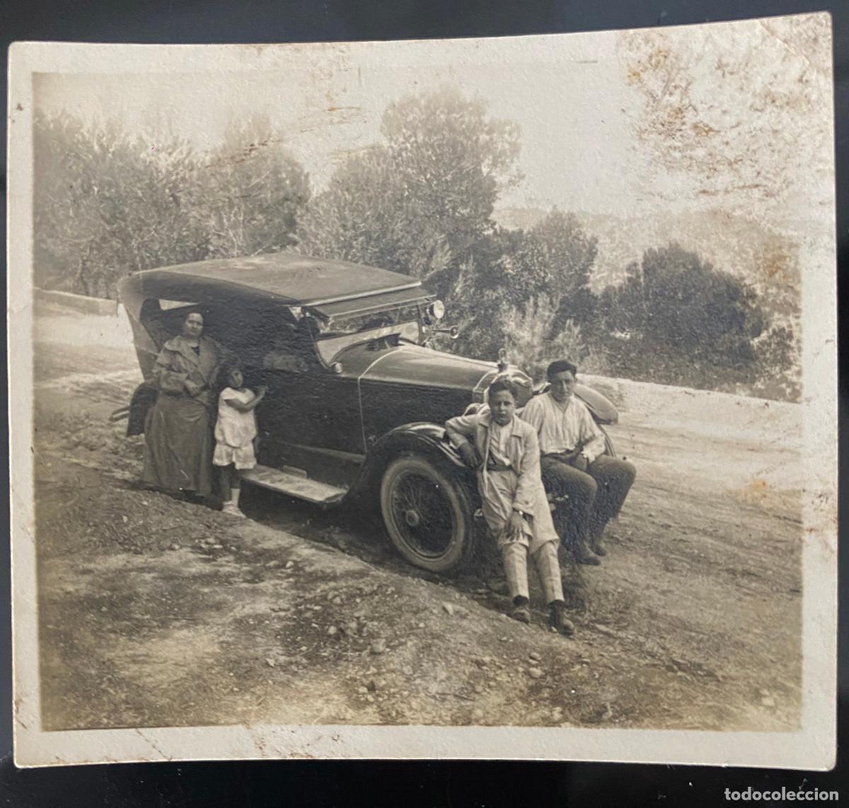 Fotograf&iacute;a antigua: FOTOGRAFIA COCHE ANTIGUO Y FAMILIA POSIBLEMENTE EL MODELO DE AUTO RICKENBACKER DE 1924