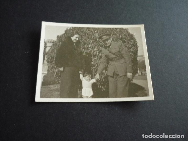 Antique Photography: MILITAR CON MUJER Y BEBE ANTIGUA FOTOGRAFIA 4 X 5,5 CMTS