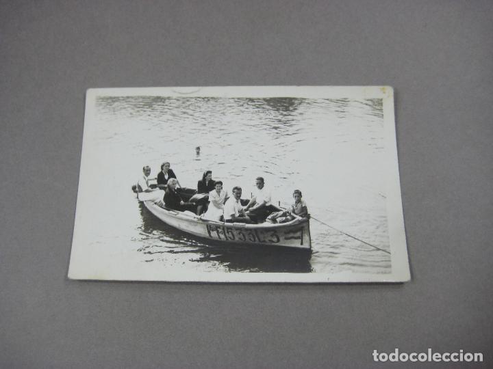 Fotografia antica: FOTOGRAF&Iacute;A DE UNA BARCA CON LA MATR&Iacute;CULA DE VRO FO