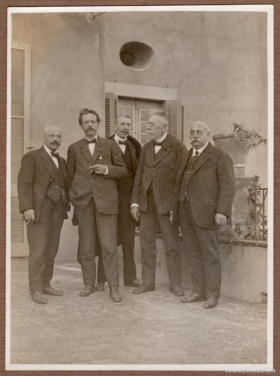 Fotograf&iacute;a antigua: EL M&Uacute;SICO ENRIC MORERA, &Agrave;NGEL GUIMER&Agrave; I OTROS, FOTOGRAF&Iacute;A 13,5X18,5CM.