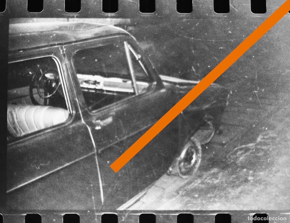 Fotografia antiga: Antiguo negativo o clich&eacute; de fotograf&iacute;a. Coche Simca 1000 GL. Barreiros. a&ntilde;os 60.