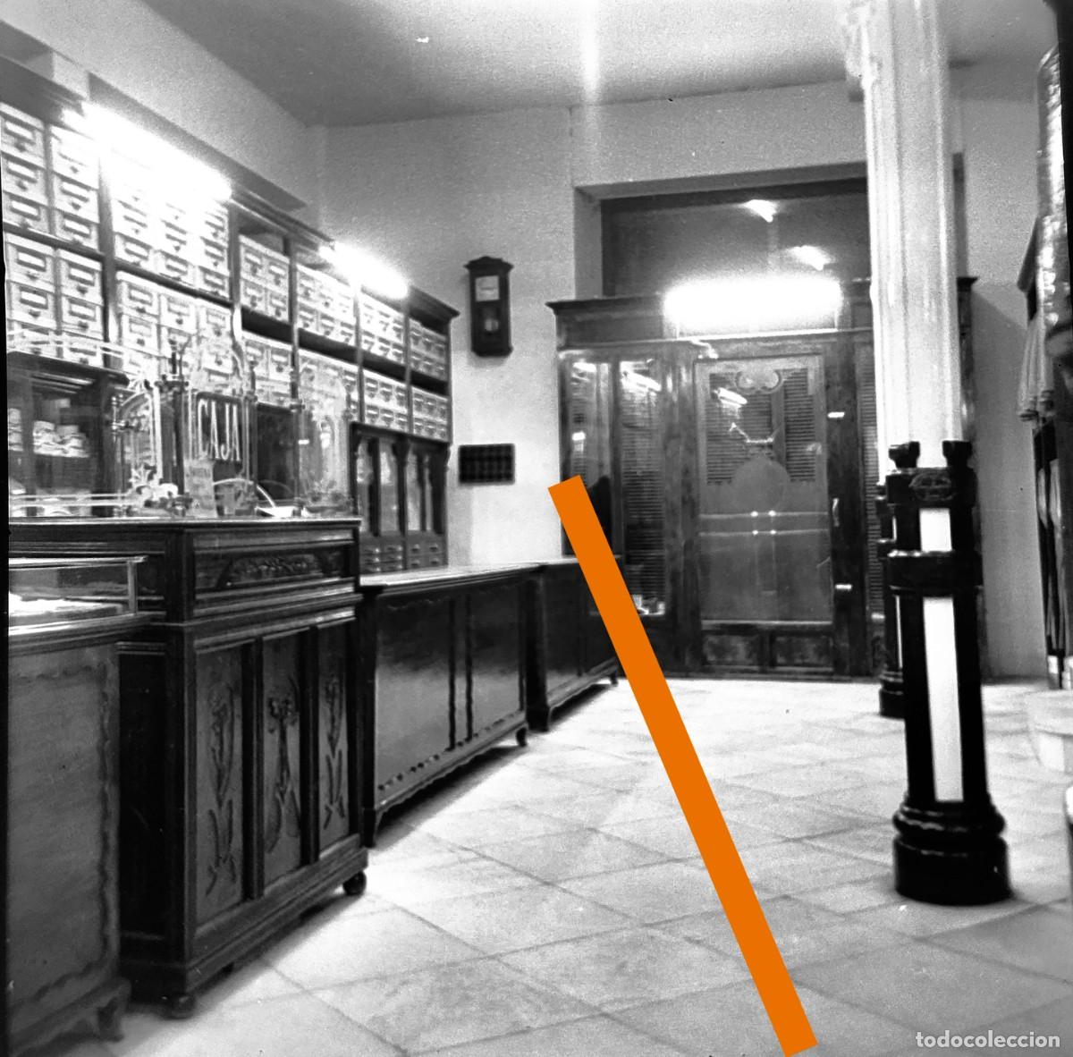 Fotografia antica: Antiguo negativo o clich&eacute; de fotograf&iacute;a. Tienda, comercio, moda. A&ntilde;os 40/50.