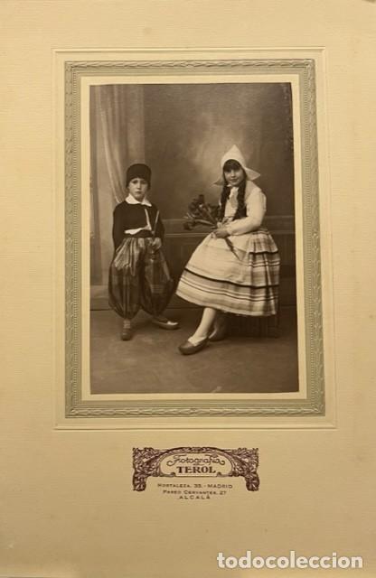 Fotograf&iacute;a antigua: FOTOGRAFIA DE NI&Ntilde;OS CON TRAJE REGIONAL DEL FOTOGRAFO TEROL, ALCALA, ANTIGUA