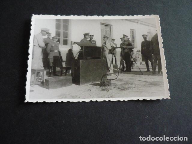 Fotografia antica: MELILLA MILITARES CON MILITARES NORTEAMERICANOS ANTIGUA FOTOGRAFIA 6 X 8,5 CMTS