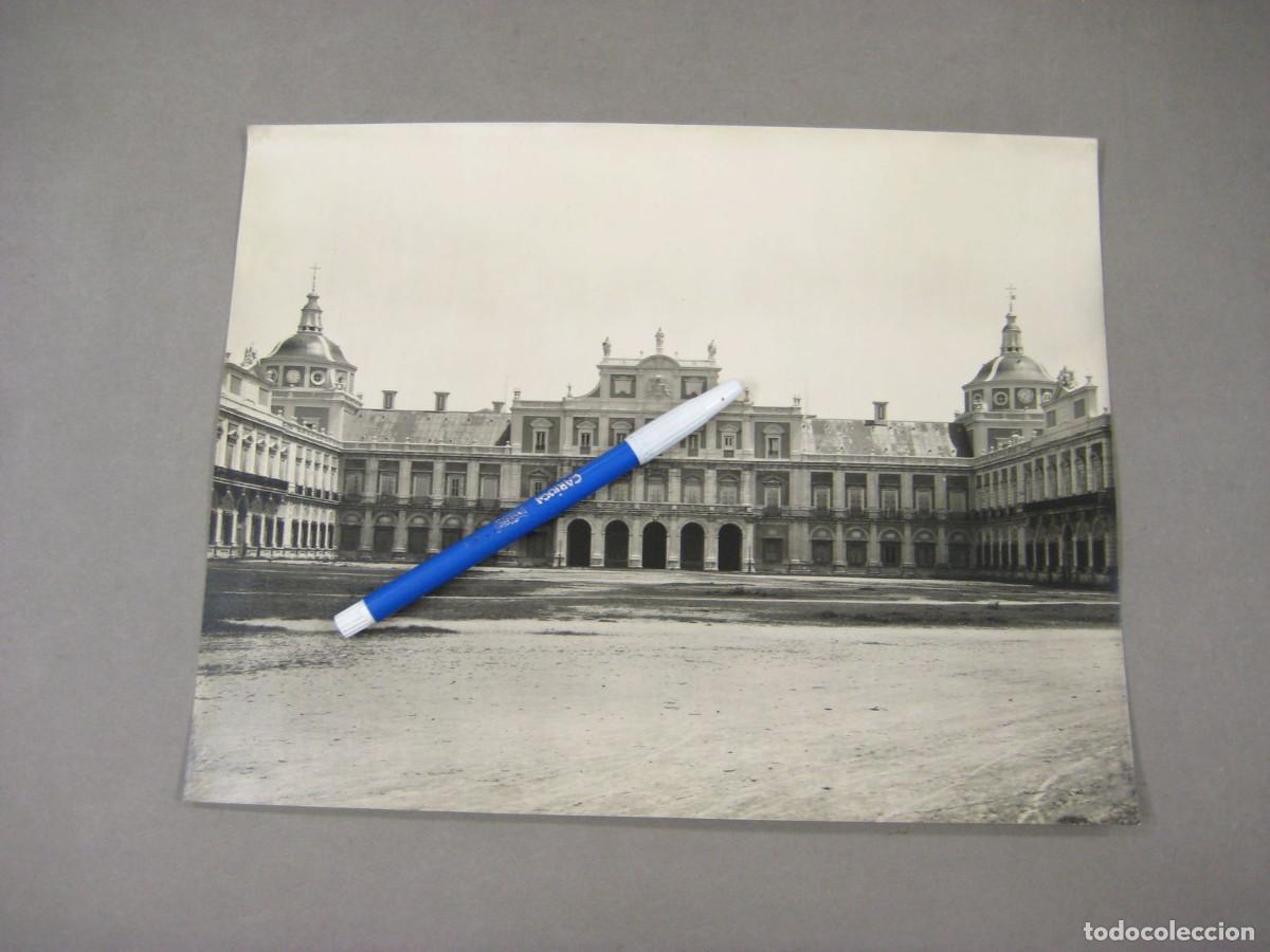 Fotograf&iacute;a antigua: Fotograf&iacute;a de la Fachada del Palacio Real de Aranjuez. Fotografo Casa Moreno.