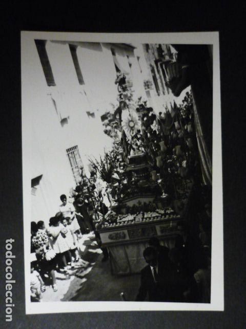 Fotografia antica: CAMPO DE CRIPTANA CIUDAD REAL PROCESION DEL CORPUS ANTIGUA FOTOGRAFIA 10,5 X 7,5 CMTS