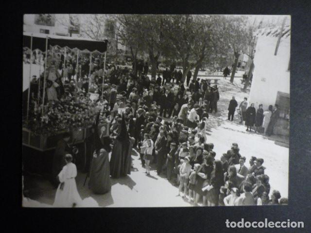 Fotografia antica: CAMPO DE CRIPTANA CIUDAD REAL PROCESION SEMANA SANTA ANTIGUA FOTOGRAFIA 10,5 X 7,5 CMTS