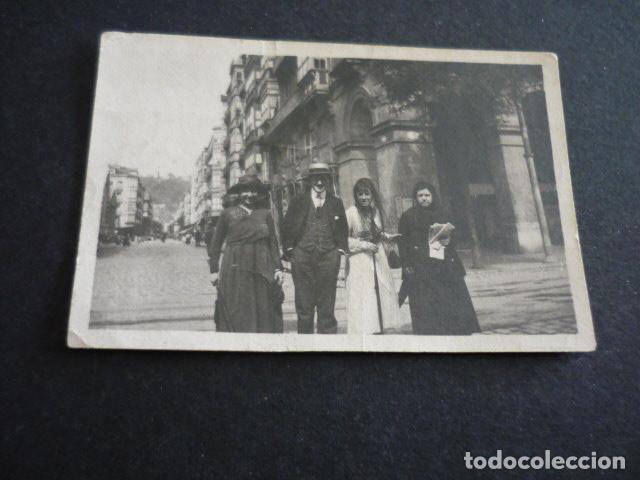 Fotografia antica: SAN SEBASTIAN GUIPUZCOA RETRATO FAMILIAR ANTIGUA FOTOGRAFIA 4 X 6 CM
