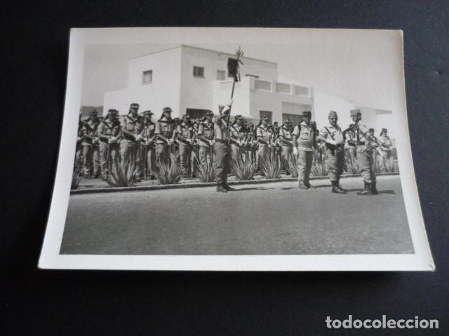 Photographie ancienne: EL AAIUN SAHARA ESPA&Ntilde;OL SOLDADOS EN FORMACION FOTOGRAFIA 7 X 10 CMTS