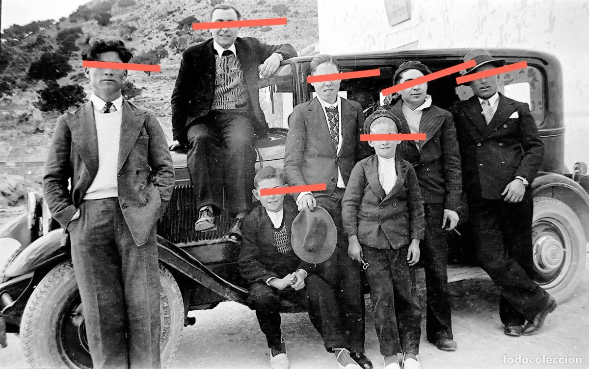 Photographie ancienne: Antiguo negativo de fotograf&iacute;a. Coche, autom&oacute;vil.