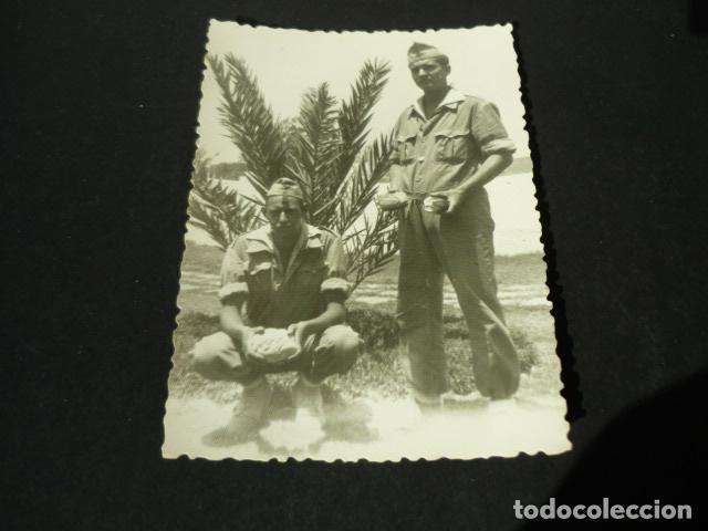 Fotografia antica: SIDI IFNI SERVICIO MILITAR SOLDADOS ANTIGUA FOTOGRAFIA 7,5 X 10,5 CMTS