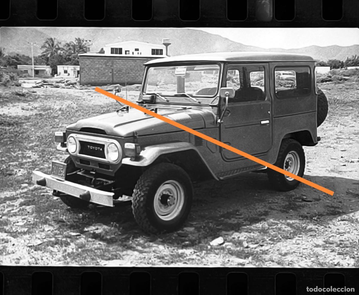 Photographie ancienne: Antiguo negativo o clich&eacute; de fotograf&iacute;a. Coche todoterreno Toyota. A&ntilde;os 70/80