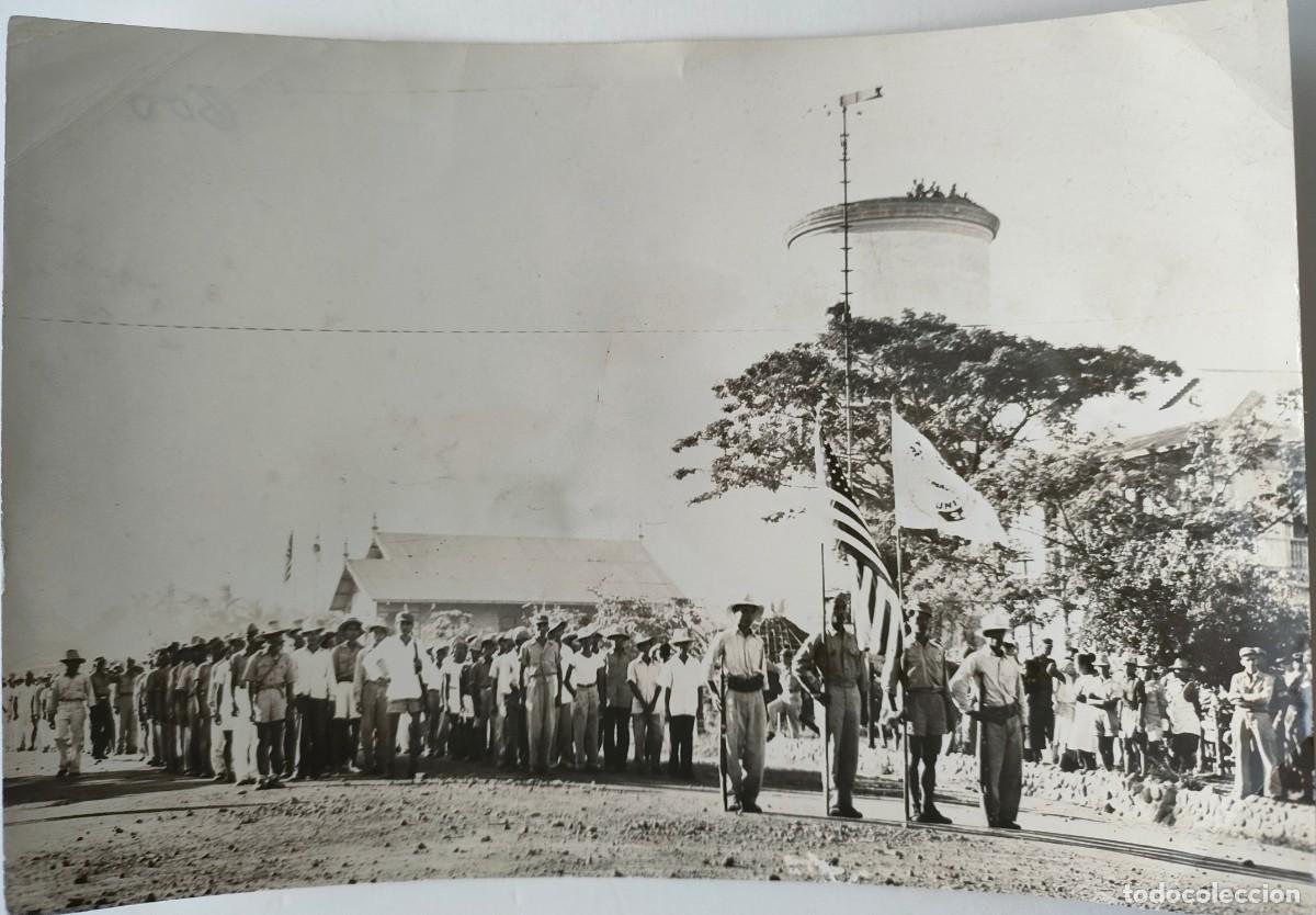 Antique Photography: DAGUPAN ISLA DE LUZON DESFILE TROPAS NORTEAMERICANAS TRAS LA LIBERACION 11.5 X 16.5 CM.