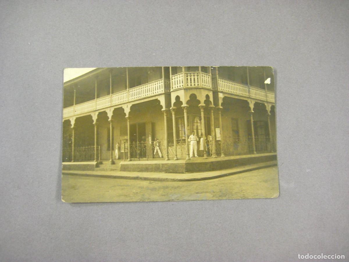 Fotografia antiga: FOTOGRATAMA&Ntilde;O POSTAL DE SANTA ISABEL. LA PAMPA. ARGENTINA. FACHADA PRINCIPAL DE LA TIENDA. 1931