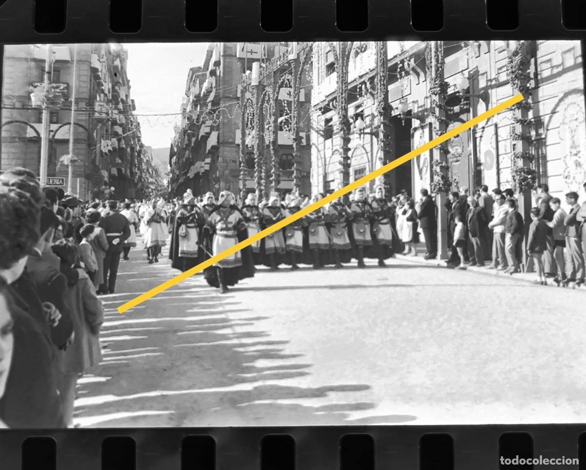 Alte Fotografie: Antiguo negativo de fotograf&iacute;a. Fiestas de Moros y Cristianos. Alcoy Alicante. A&ntilde;o 1962.