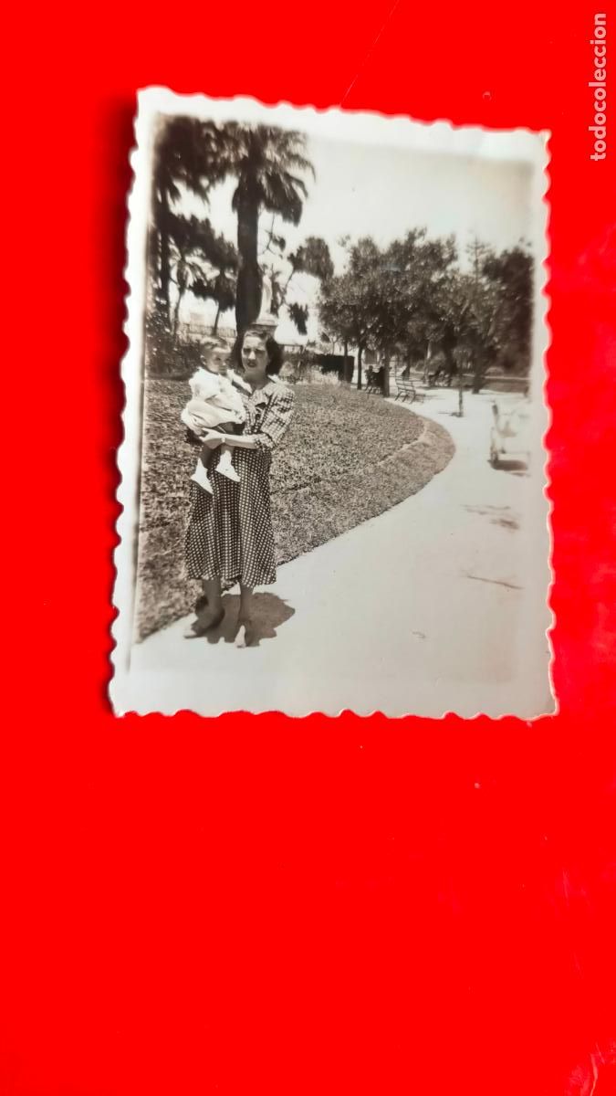 Fotografia antiga: antigua fotografia cadiz capital original - vista plaza de la ciudada se&ntilde;orita con ni&ntilde;o peque&ntilde;o