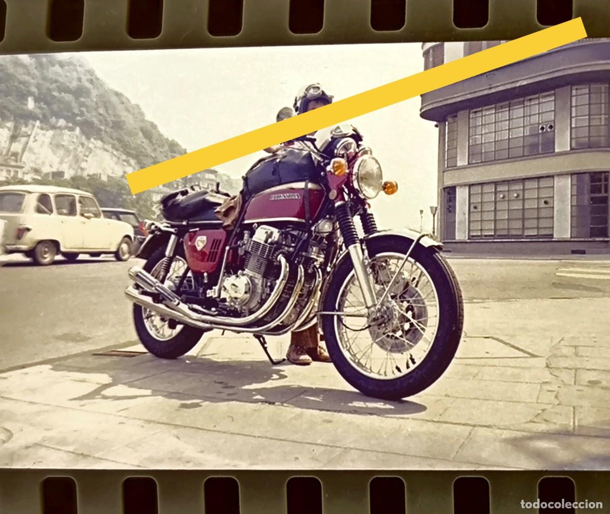Fotografia antiga: Antiguo negativo de fotograf&iacute;a. Motocicleta Honda CB 750 Four. A&ntilde;os 60/70.
