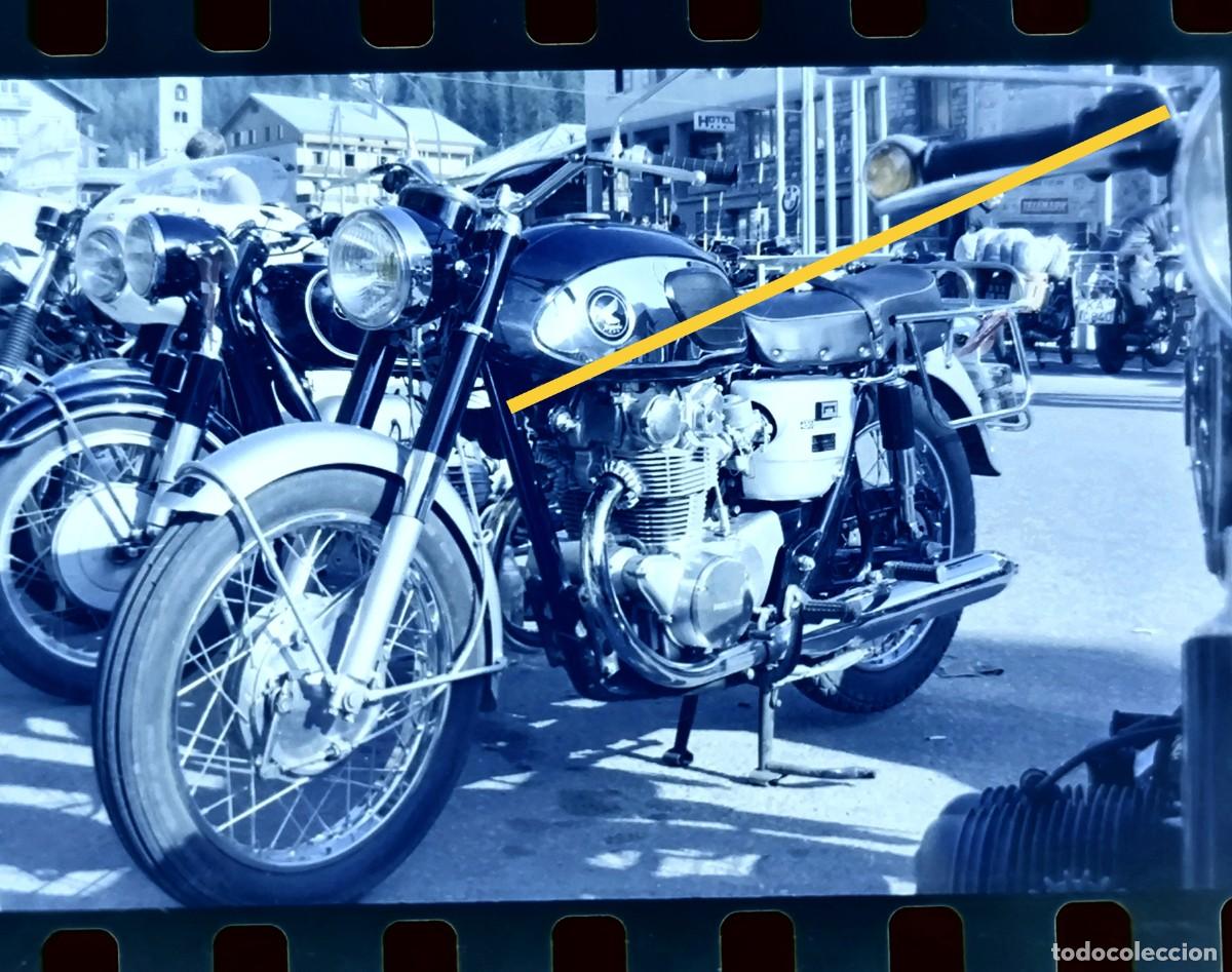 Fotograf&iacute;a antigua: Antiguo negativo de fotograf&iacute;a. Motocicleta Honda. A&ntilde;os 60/70.
