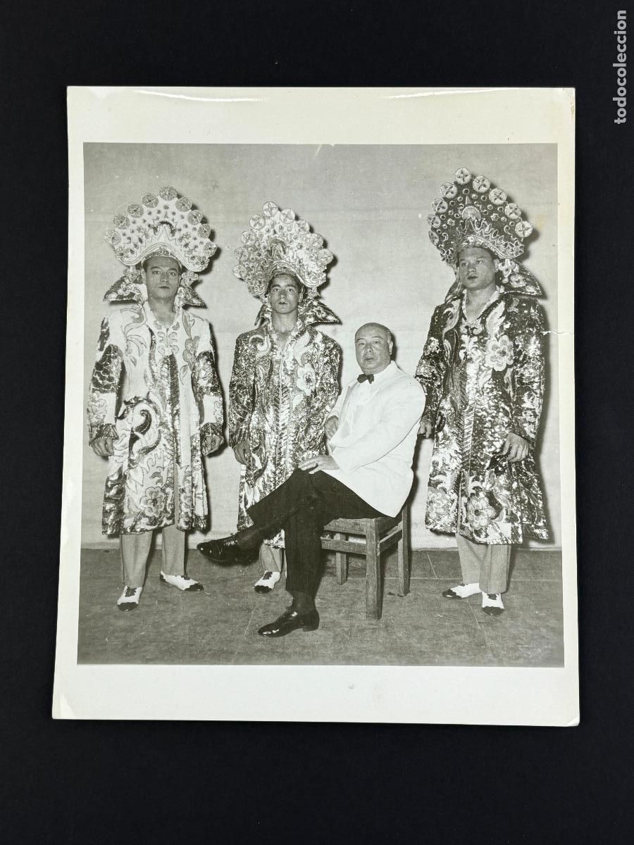 Antique Photography: La troupe See-Hee. Familia China de espect&aacute;culos. 20,5x25,5cm.
