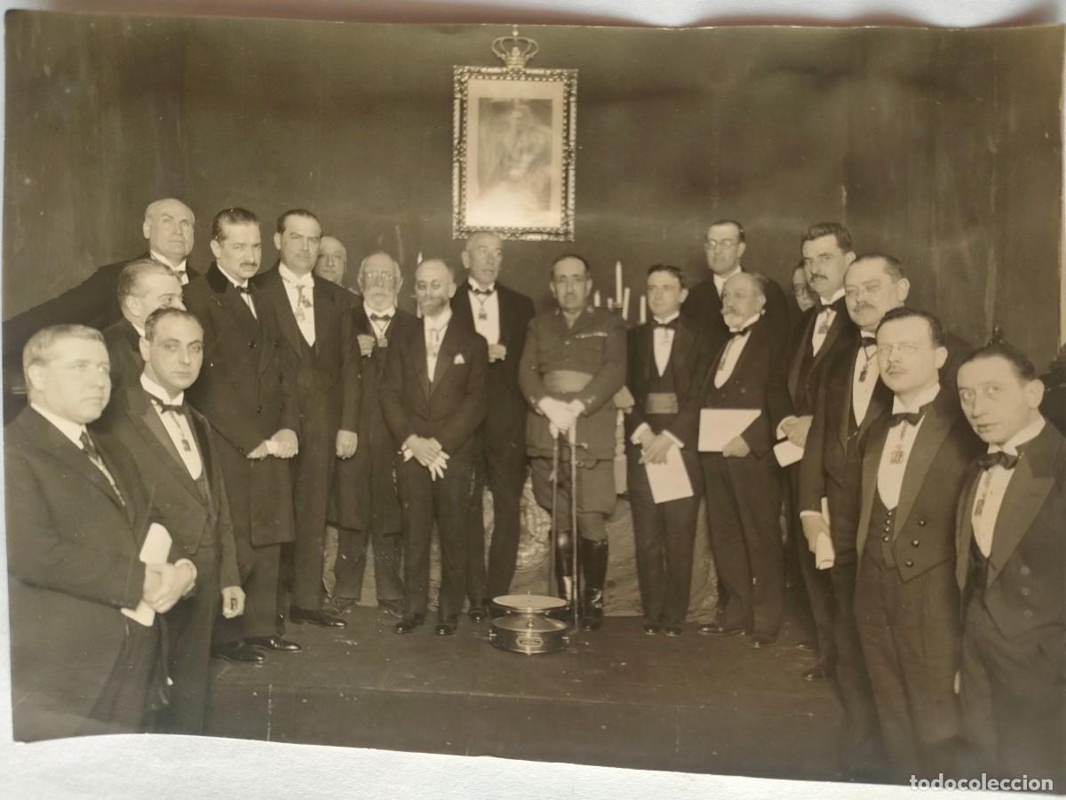Antique Photography: SEVILLA 1928 ACADEMIA DE MEDICINA DOCTOR A&Ntilde;TONIO CORTES TAMA&Ntilde;O 12 X 16.5 CM.