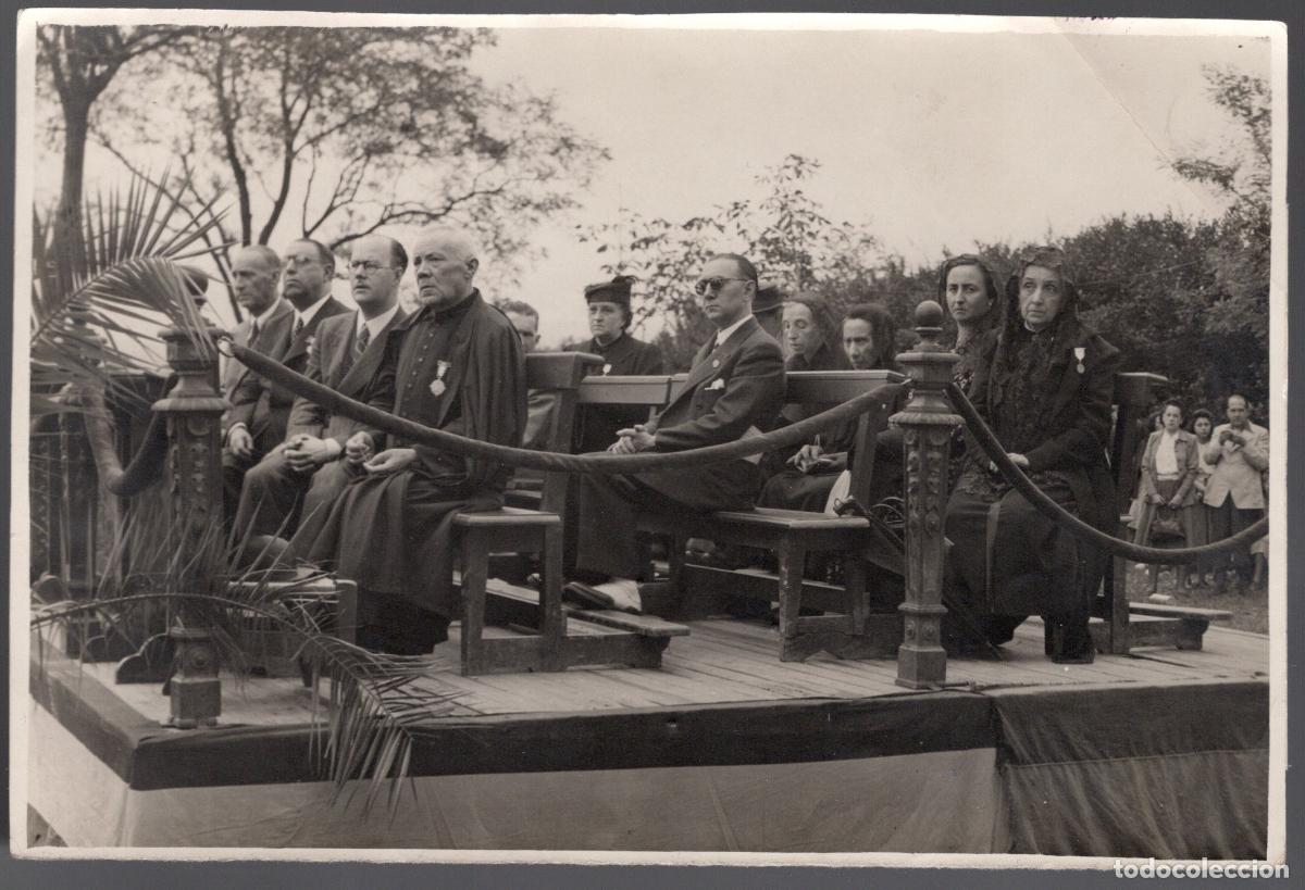 Fotografia antiga: ANTIGUA FOTOGRAF&Iacute;A DE UN ACTO CELEBRADO EN ESTIBALIZ, ALAVA