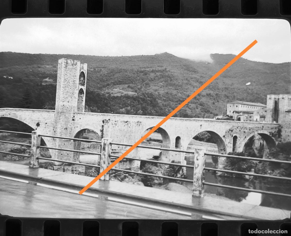 Fotografia antiga: Antiguo negativo de fotograf&iacute;a. Besal&uacute; Girona. A&ntilde;os 60.