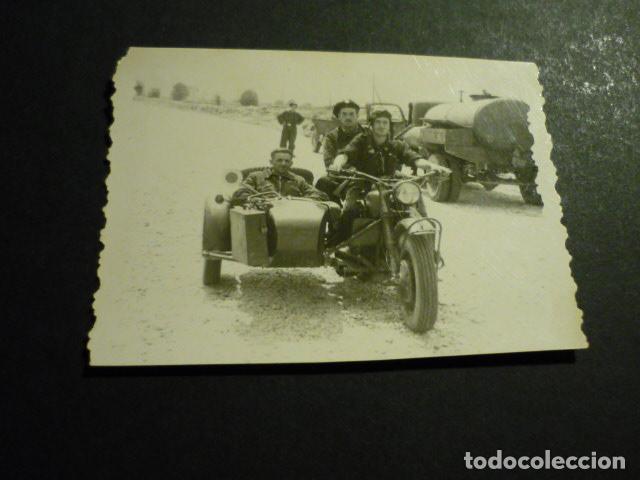 Alte Fotografie: MILITARES EN SIDECAR ANTIGUA FOTOGRAFIA 5,5 X 8 CM