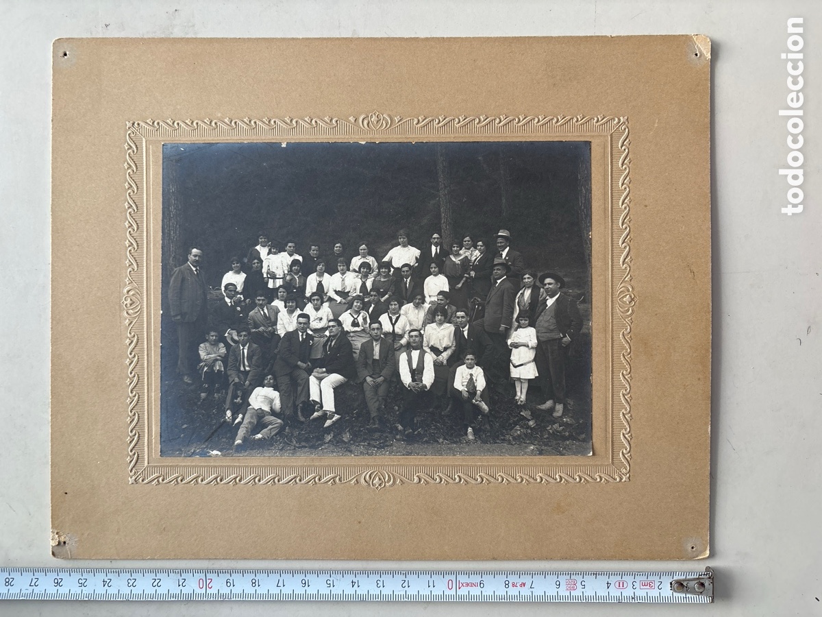 Antique Photography: FOTO. GRUPO DE GENTE JOVEN Y NO TAN JOVEN EN UN D&Iacute;A CAMPESTRE. FOT&Oacute;GRAFO?.