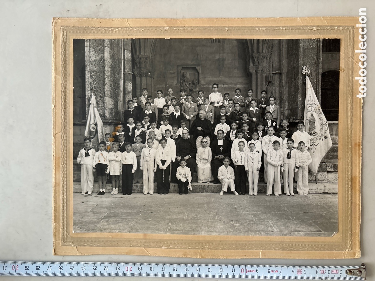 Antique Photography: FOTO. ALUMNOS DE COLEGIO RELIGIOSO EN SU 1&ordf; COMUNION Y SUS PROFESORES. FOT&Oacute;GRAFO?. A&Ntilde;O 1940.