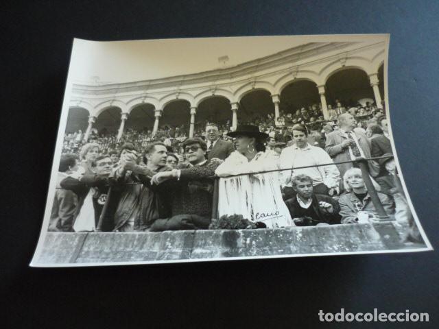 Fotografia antiga: SEVILLA PLAZA DE TOROS DE LA MAESTRANZA PUBLICO EN CORRIDA CANO FOTOGRAFO FOTOGRAFIA 18 X 24 CM
