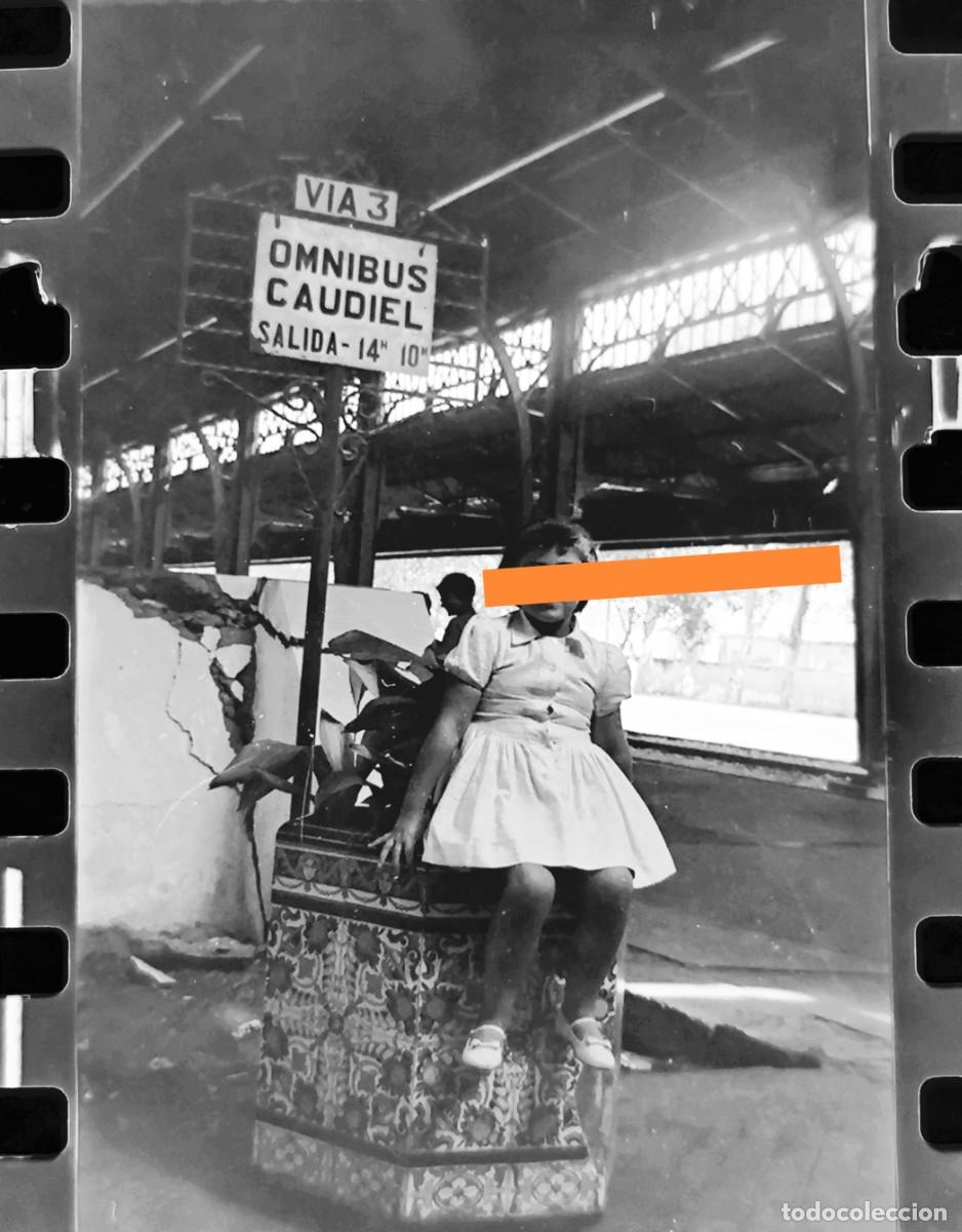 Fotograf&iacute;a antigua: Antiguo negativo de fotograf&iacute;a. Cartel informativo omnibus Caudiel. A&ntilde;os 60.