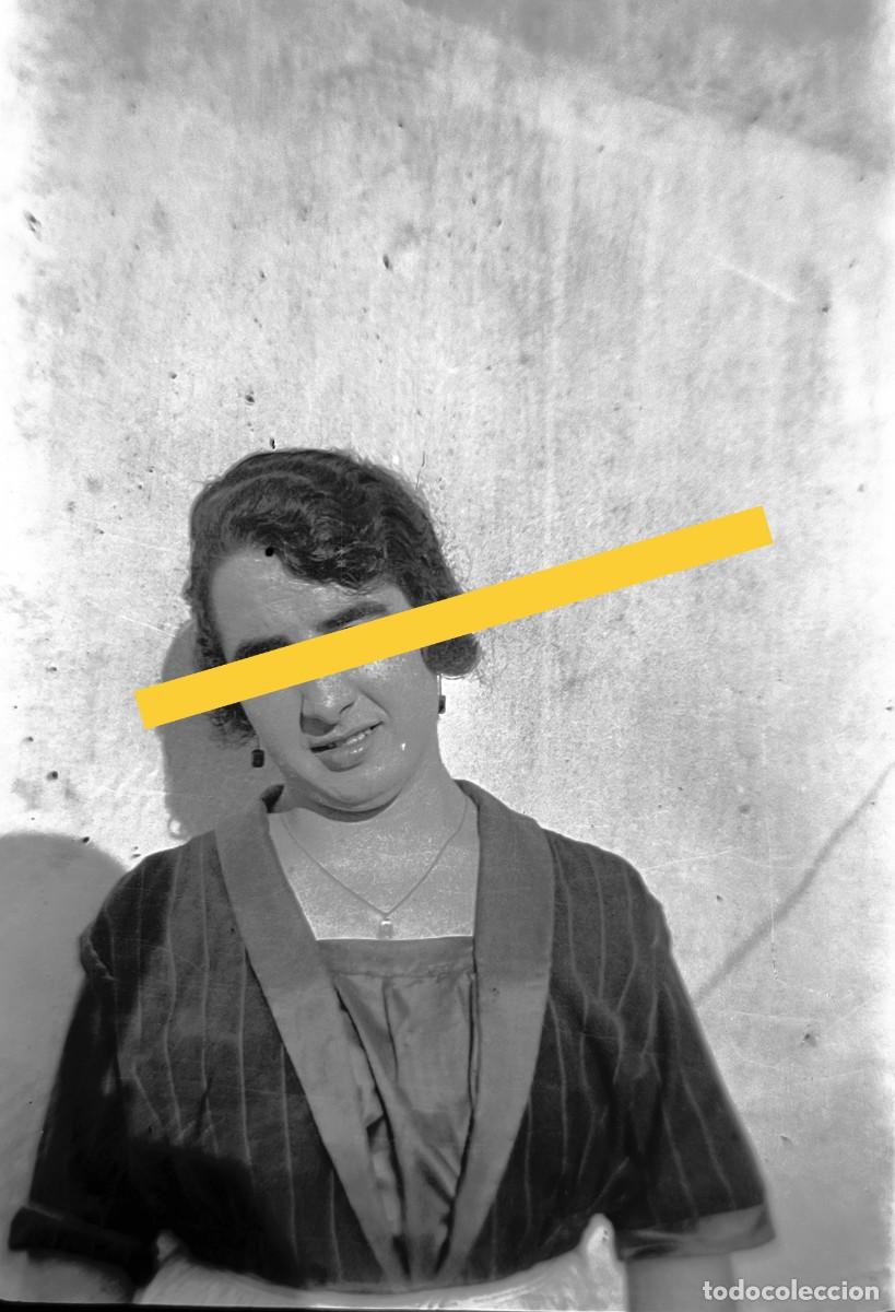 Fotografia antiga: Antiguo negativo de fotograf&iacute;a. Se&ntilde;orita. A&ntilde;os 20.
